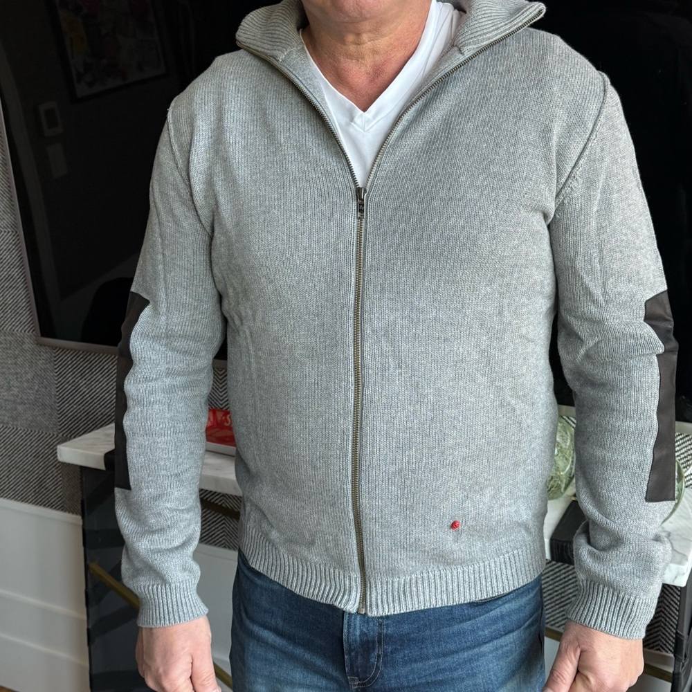 Men’s zip up sweater